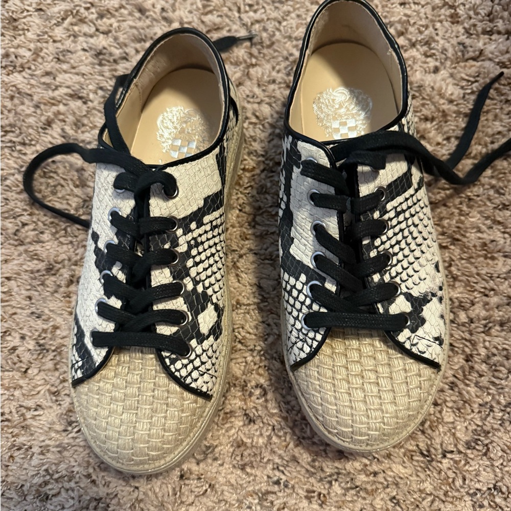 Chic Snakeskin Pattern Sneakers